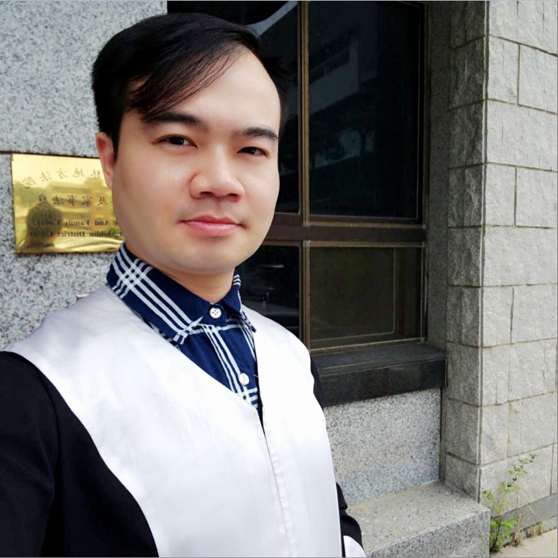 莊律師